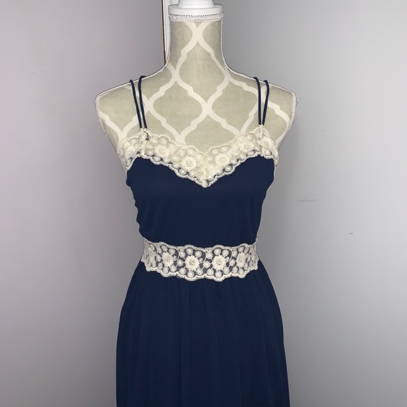 🆕 Altar’d State Maxi Dress with Lace Trim - Picture 2 of 7